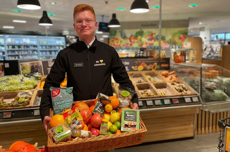 Zitrusfrüchte und Nüsse bei EDEKA Nils Meyer