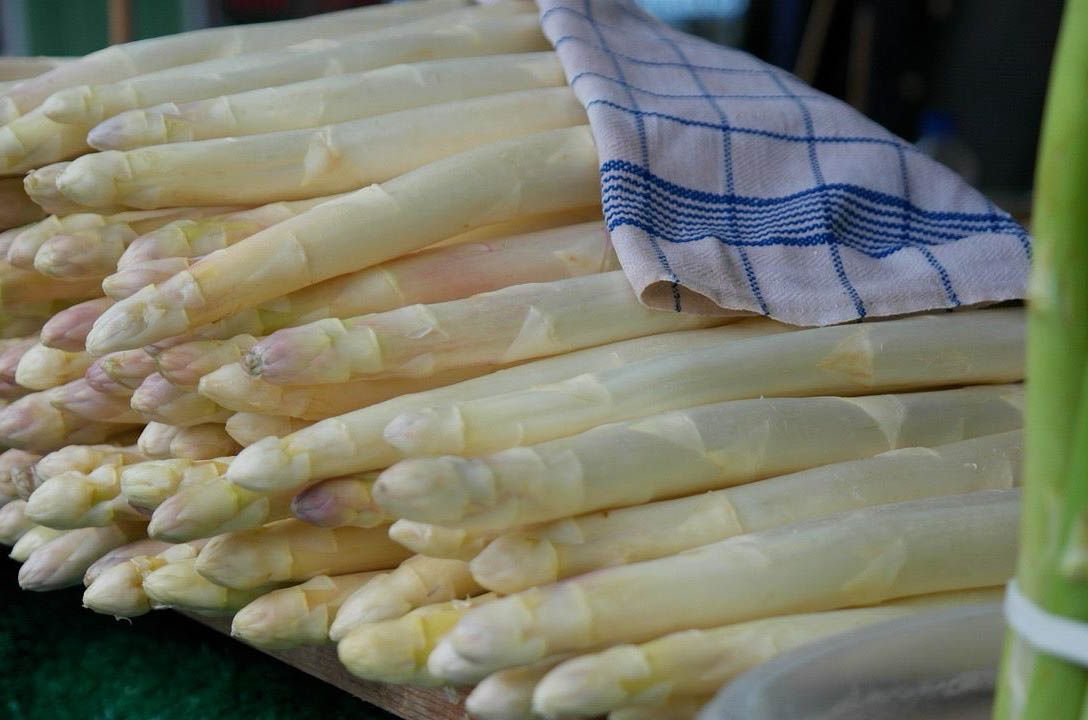 Eggers Spargel bei EDEKA Nils Meyer