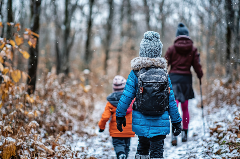 Spaziergang an der frischen Luft im Winter